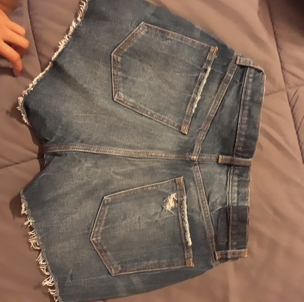 Abercrombie high rise mom shorts